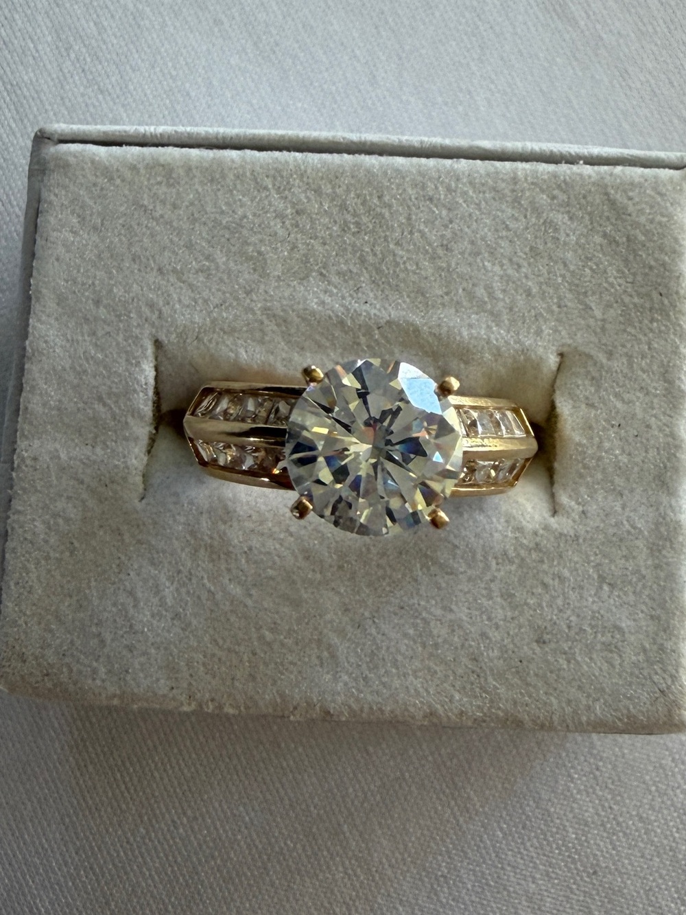 14 k Gold Round-Cut Cubic Zirconia Ring with Side Accent Stones